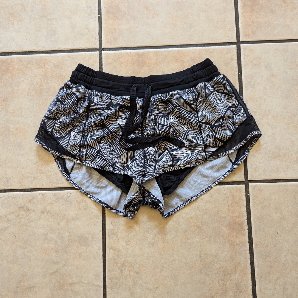 Lululemon Hotty Hot Short